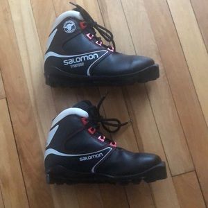 Kids cross country ski boots. SNS Profil. Excellent condition.